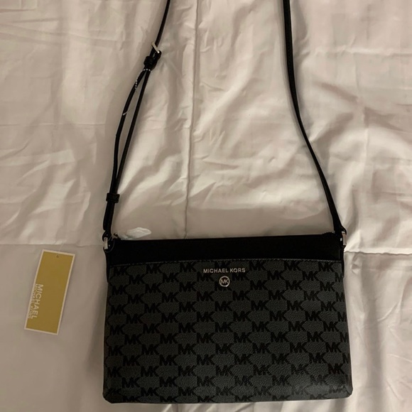Michael Kors Crossbody bag - Picture 1 of 4